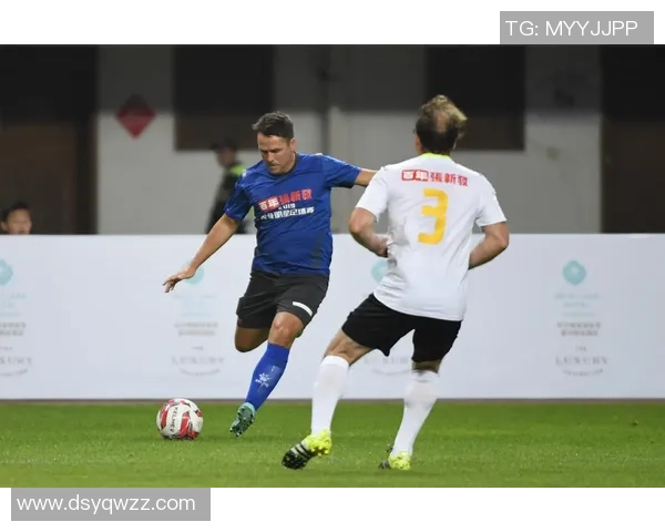 揭秘足球明星绝学背后的传奇人物与训练秘诀 揭秘足球明星绝学背后的传奇人物与训练秘诀