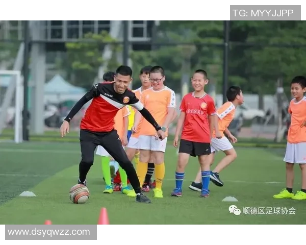 李秀英的足球人生：从绿茵场到心灵的对话与反思