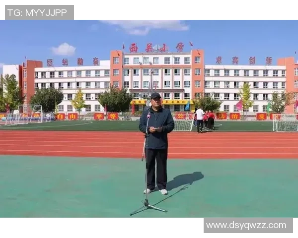 李伯清心目中的足球明星是谁他为何如此钟情于他们的比赛风格与精神