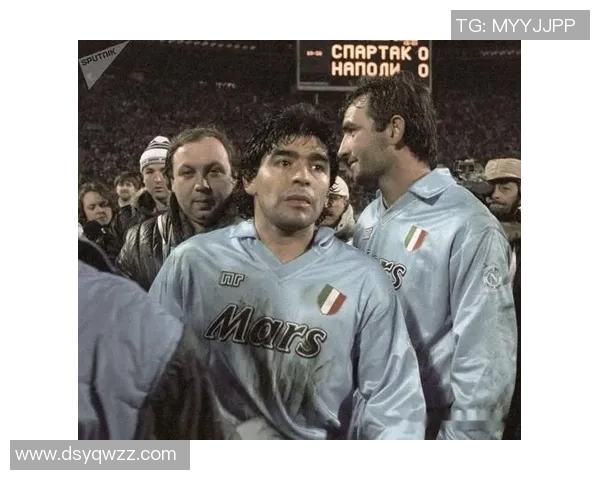 李宁足球明星阵容揭秘球场上的璀璨明星与他们的传奇故事